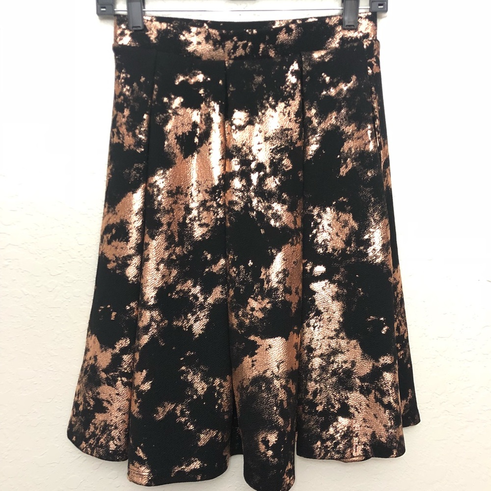 Lularoe elegant Madison skirt. Black and rose gold